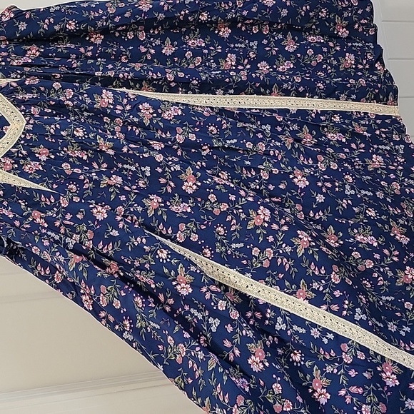 Floral Boho Entro Swing Dress Cut Out Back Size Large NWT - Picture 6 of 7